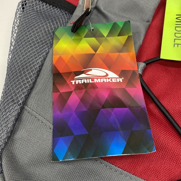 Trailmaker Classic 17” Backpack with adjustable shoulder straps - Picture 2 of 6